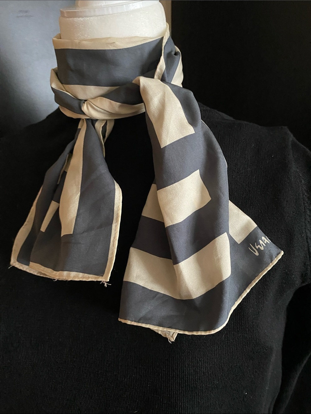 Vera Neumann mid-century modern geometric stripe pattern blue-grey & creme